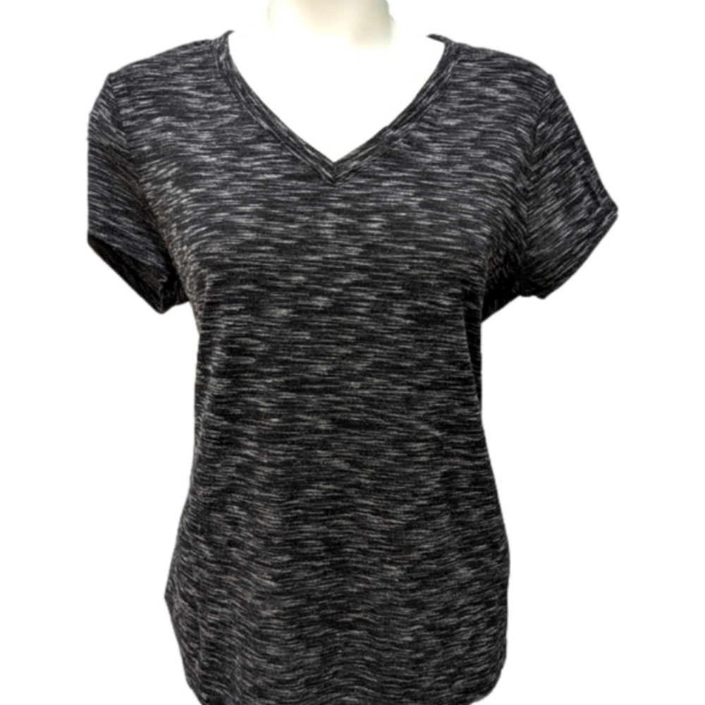 Modern essentials v neck grey tee